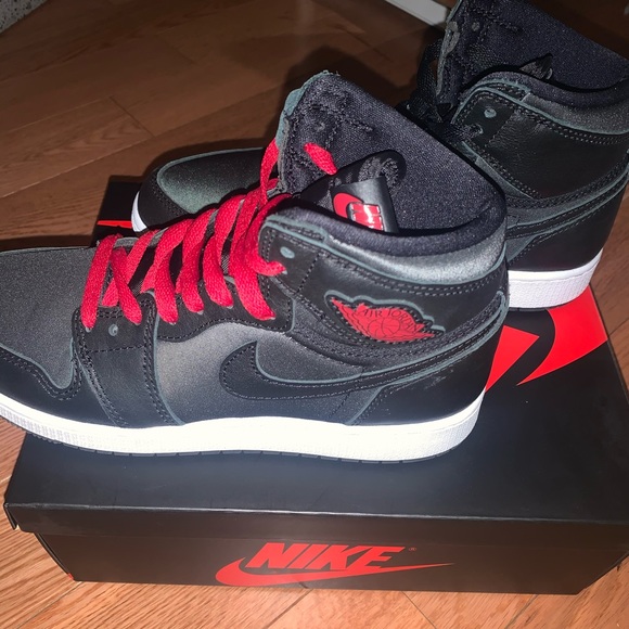 SOLD DO NOT BUY Jordan 1 Retro High Og - Picture 2 of 4